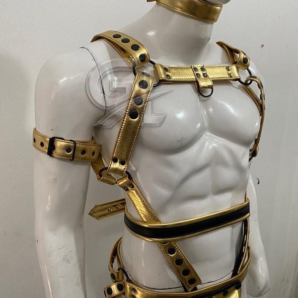 Arnés Bulldog Gay de Cuero Auténtico: Correa Corporal Ajustable para Hombres