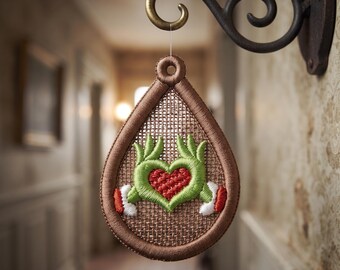 Grinch Handen Hart Traan Vrijheid Strand Kanten Oorbellen Machineborduurpatroon FSL In The Hoop Digitaal Bestand Vakantiemotief Direct Downloaden