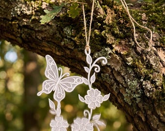 Borduurpatroon voor een vlinder met kantmotief: Kustbloemen sieraden (digitaal bestand)