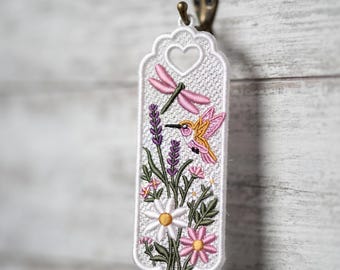 Borduurpatroon voor bladwijzer met kolibrie en wilde bloemen (FSL), digitaal patroon met natuurbloemenmotief, direct te downloaden bestand.