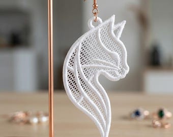 Pendientes independientes con forma de cabeza de caballo de encaje: diseño minimalista de joyería con motivos de animales (archivo digital)
