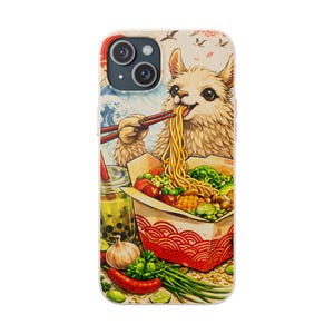 Puede incluir: Funda de teléfono con una ilustración de una llama comiendo fideos con palillos. El diseño incluye una caja de verduras, una bebida y un chile rojo. El fondo presenta un patrón de olas y pájaros.