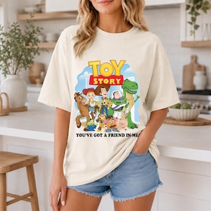 Retro Pixar Toy Story 5 Comfort Colors Tee, You've Got A Friend In Me Shirt,Toy Story 5 Wood Buzz Alien Friends Tee,Friendship Bracelet Tee immagine 1