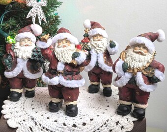 Set di statuine vintage di Babbo Natale: decorazioni rustiche da mensola, stile cottagecore per le feste.