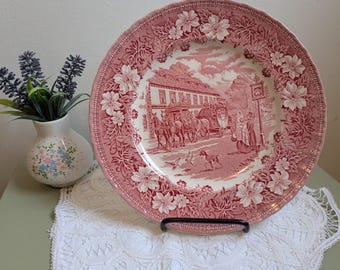 assiette vintage Royal Tudor Ware Coaching Tavern 1828, rouge Transferware Angleterre, assiette à dîner Staffordshire, décor de cottage anglais