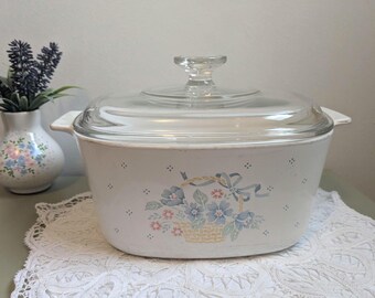 Cazuela de cerámica vintage A-3-B con tapa / Fuente para hornear con diseño de cesta floral / Fuente retro para servir del horno a la mesa / Decoración de cocina rústica