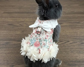 Clothes for Rabbits & Guinea Pigs Adjustable Harness  Leash Set for Small Animals Cute Bunny Walking Outfit Photo Prop