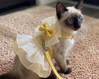 Dress Leash with a Bow  Luxurious Outfit Small Cats Dogs rabbits Princess Themed Harness Costume Your Cat
