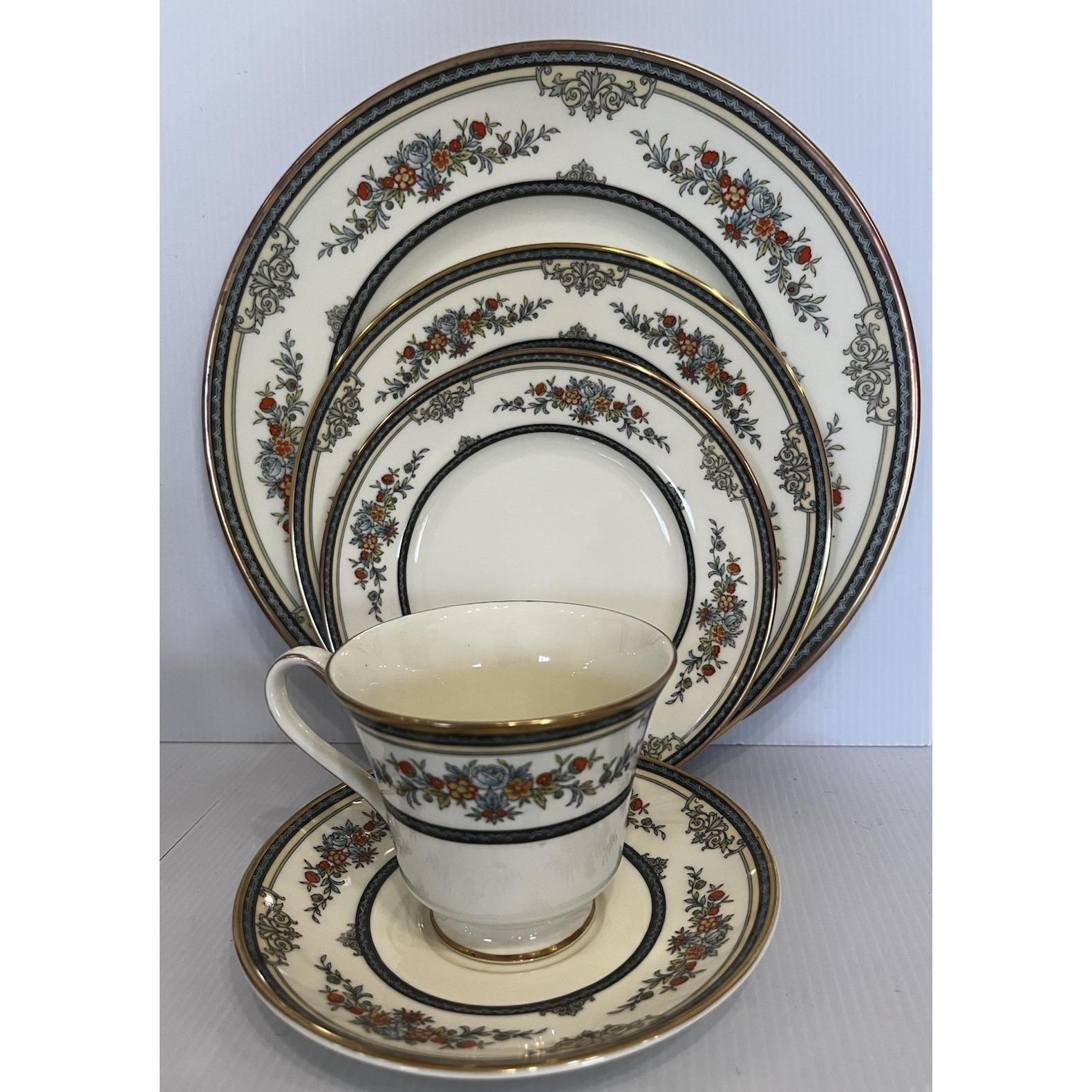 VTG Minton Stanwood Fine Bone China England Place Setting - 6