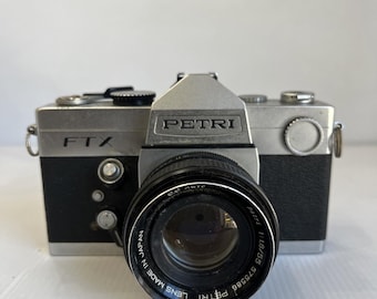 ペトリ　フィルムカメラ ズームレンズセット ペトリ ペトリフレックス V 35mmフィルム用の希少かつユニークな一眼