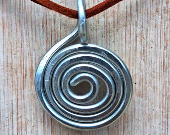 Collier spirale en zinc - Collier en spirale de zinc