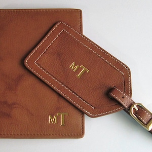 Portefeuille personnalisé en cuir avec monogramme RFID et étiquette de bagage, cadeau de demoiselles d'honneur, étiquettes de bagage pour monsieur et madame, cadeau de voyage, cadeau de fête des mères image 2