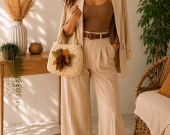 Handgehäkelte Raffia-Tasche mit Lederblume – Creme
