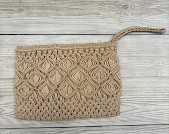 Vintage Macrame Clutch Bag Beige Boho Hand Knotted Purse Lined Zip Pouch 1970s