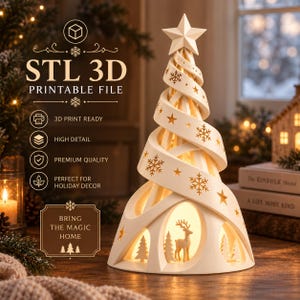 Peut inclure: Un fichier STL imprimable en 3D représentant un sapin de Noël en spirale avec une étoile au sommet, des découpes de flocons de neige et une silhouette de cerf dans une base arquée. Le texte indique STL 3D PRINTABLE FILE, 3D PRINT READY, HIGH DETAIL, PREMIUM QUALITY, PERFECT FOR HOLIDAY DECOR et BRING THE MAGIC HOME.