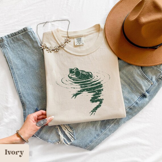 Swimming Frog Graphic T Shirt Comfort Colors Unisex Funny Animal Tee