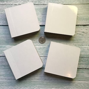 Ensemble de 4 livres cartonnés pour oeuvres d'art modifiées et collages techniques mixtes