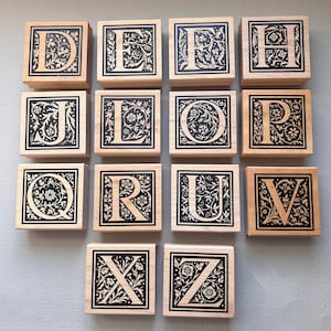 Tampon en caoutchouc décoratif vintage avec initiales botaniques, lettres de l'alphabet de Judikins