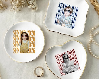 Plato para joyas de graduación personalizado con foto y año de estilo vintage: Plato para anillos de graduación personalizado, regalo de graduación de la clase de 2026, plato retro para chico o chica de último año.
