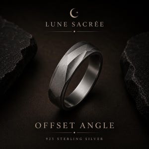 Offset Angle Ring - 925 Sterlingsilber, matt gebürstetes geometrisches Band
