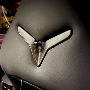 Soporte para tableta/teléfono en el asiento trasero a medida para Cupra Terramar y Tavascan imagen 1