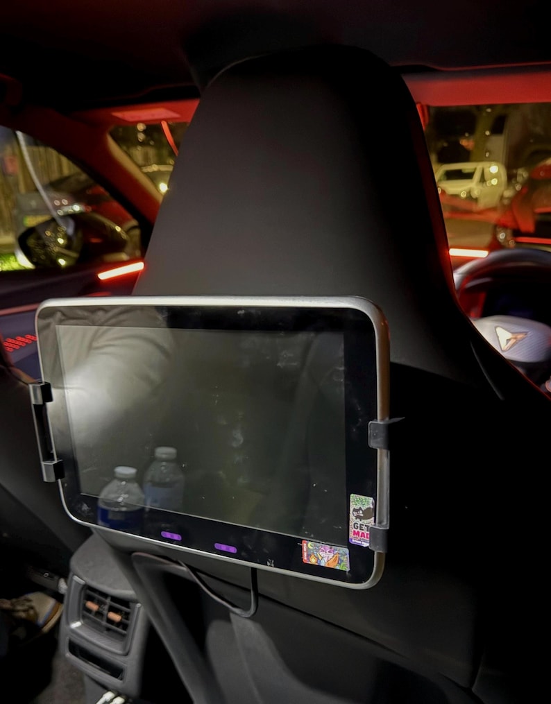 Soporte para tableta/teléfono en el asiento trasero a medida para Cupra Terramar y Tavascan imagen 2