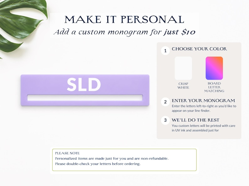 Peut inclure: Un objet rectangulaire violet clair avec les lettres "SLD" en blanc. L'image comprend le texte "MAKE IT PERSONAL" et "Add a custom monogram for just $10". Il y a des options de couleur et des instructions pour entrer un monogramme.