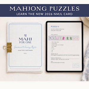 Puede incluir: Una pila de papel blanco con texto azul que dice MAHJ FOR ONE Gameboard & Strategy Puzzles 2026 NMJL Card Practice sujeta por un clip dorado, junto a una tableta que muestra el Puzzle 7 con ilustraciones de fichas de mahjong y texto.