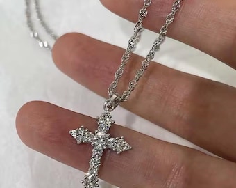 Naszyjnik z krzyżem z kryształkami – srebrny wisiorek Faith, biżuteria Y2K