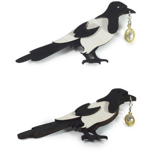 Magpie Thief Brooch Omens Collection image 3