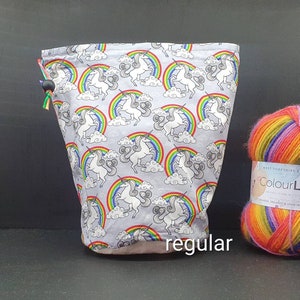 Bolsa de projeto R/M/S Unicórnios e Arco-Íris para armazenamento de artesanato em tricô e crochê
