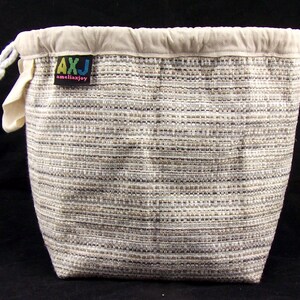 Textured project bag for knitting crochet crafts