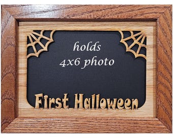 Marco de fotos para primer Halloween / Tapete de telaraña grabado personalizado / Recuerdos fantásticos (capacidad para fotos de 4x6)