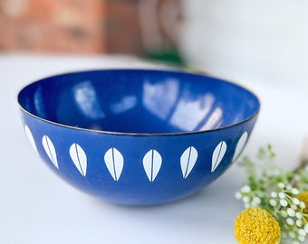 Cathrineholm Lotus 7 1/8" Enamel Bowl, Royal Blue Enamelware Bowl Made in Norway, Mid Century Modern Design, MCM Vintage Bowl