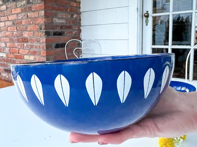 Cathrineholm Lotus 7 1/8 Enamel Bowl, Royal Blue Enamelware Bowl Made in Norway, Mid Century Modern Design, MCM Vintage Bowl image 7