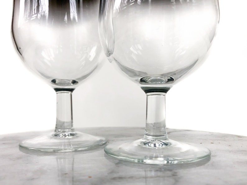 Zilver omrande glazen bekers, Mid Century Barware, Whiskyglazen gemaakt in Frankrijk, Dorothy Thorpe Style Bar Cart Bril, Ombre Silver Rim afbeelding 10