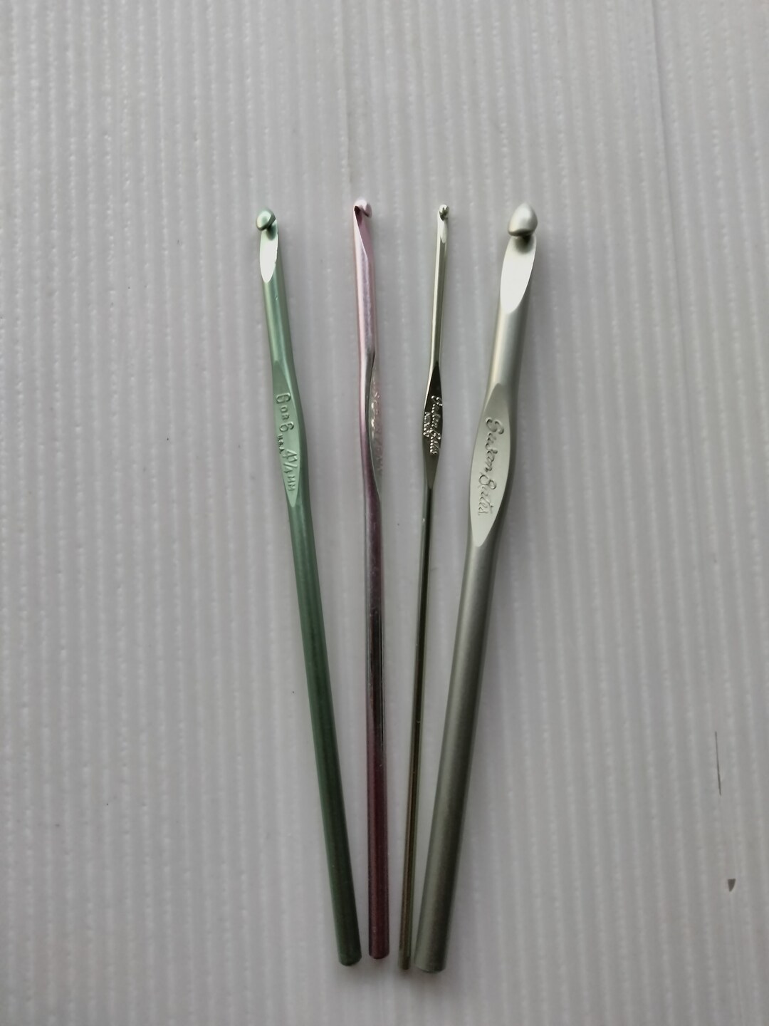 4 Susan Bates Crochet Hooks Steel/aluminum Vintage Crochet Hooks Etsy