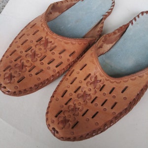 Slippers women, women leather slippers Vintage handmade slippers image 1