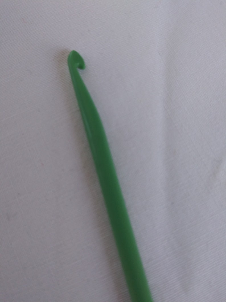 1 Vintage HERO Standard Crochet Hooks/green Etsy