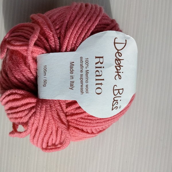 1 skeins Debbie Bliss Rialto  merino wool