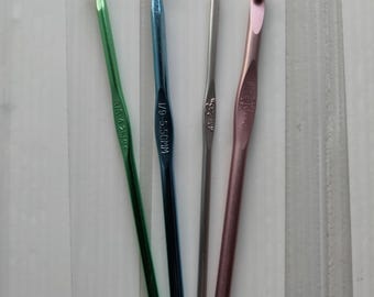 Vintage Steel Crochet Hooks: Boye, Jem, No Name (Set of 4)