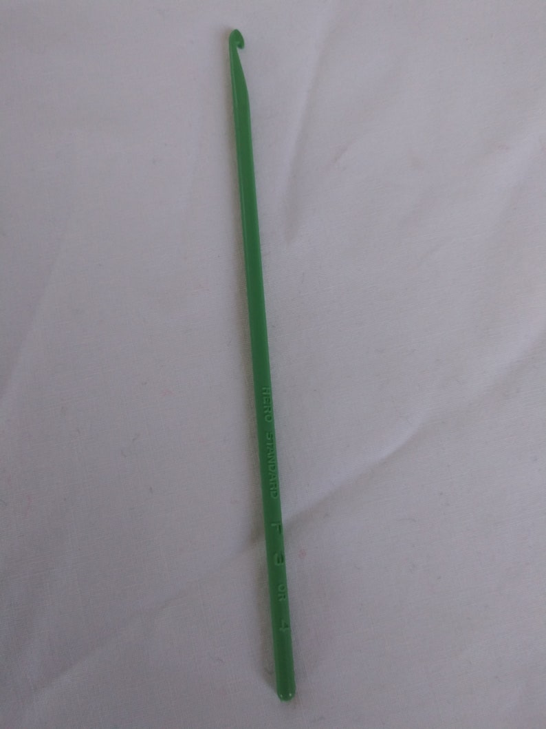 1 Vintage HERO Standard Crochet Hooks/green Etsy