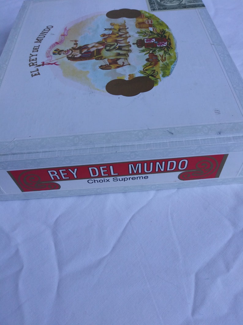 Vintage El Rey Del Mundo Cigar Box Wooden