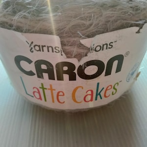 Caron Latte Cakes Self-Striping Yarn, 8.8 oz. / 250g, 530 Yards / 485  Meters (Pepper Ash 291222-22032)
