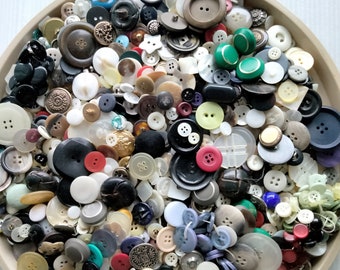 2 Pound of Vintage Mixed Buttons