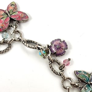 Pulseira vintage Brighton com pingente de borboleta (modelo antigo) | Joia colecionável com esmalte e detalhes em prata | Design encantador imagem 6