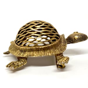 Unique Vintage Gold Tone Turtle Tortoise Brooch Openwork Shell Brass Tone