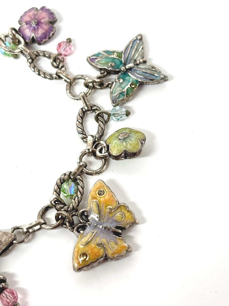 Pulseira vintage Brighton com pingente de borboleta (modelo antigo) | Joia colecionável com esmalte e detalhes em prata | Design encantador imagem 2