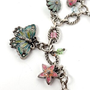 Pulseira vintage Brighton com pingente de borboleta (modelo antigo) | Joia colecionável com esmalte e detalhes em prata | Design encantador imagem 3