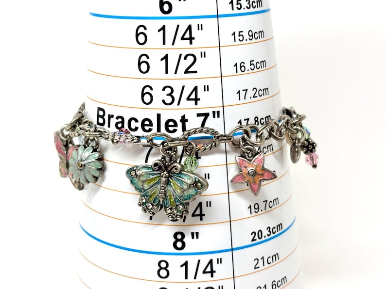 Pulseira vintage Brighton com pingente de borboleta (modelo antigo) | Joia colecionável com esmalte e detalhes em prata | Design encantador imagem 7